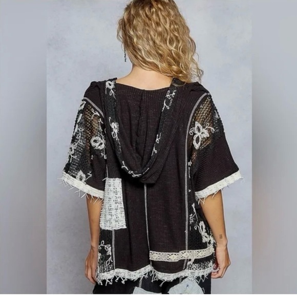 POL Black Textured Knit Top; Size L; New - Picture 2 of 8